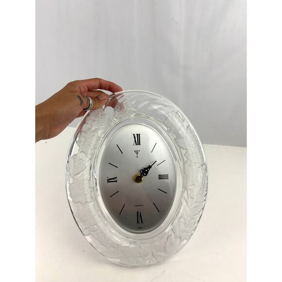 VTG Oval Crystal Clear Signatures Floral Rim Design Wall Clock Japaan Works - Picture 14 of 16